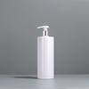 Botella de PET Blanca de Hombro Plano de 500 ml para Gel de Ducha Champú Botella de Plástico Cabezal de Bomba de Aluminio Anodizado Botella de Loción Corporal de 300 ml