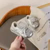 Zapatillas Deportivas para Niños, Zapatillas de Primavera y Otoño para Niños y Niñas, Zapatos Antideslizantes de Suela Blanda para Entrenamiento Moral de Bebés, Velcro, Zapatos Blancos Versátiles