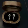 Pendientes de Clip Blancos de Rosa Parisina Vintage para Mujer, Sin Perforar, Diseño Único, Elegantes y Versátiles