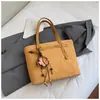 Bolso de axila grande de color vintage desgastado para mujer 2025 Nuevo bolso tote versátil Melard Otoño e Invierno Gran capacidad Bolso de mamá