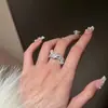 Anillo Retro Cepillado de Zirconia Estilo Mismo de Xiaohongshu Venta al por Mayor Anillo de Mariposa y Flor de Lujo Ligero de Gama Alta con Diamantes Completos Brillantes para Mujer