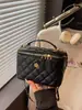 Bolsa de Mão Retrô Fashion 2026 Nova Bolsa Quadrada Pequena Acolchoada com Diamantes de Toque de Luxo Bolsa de Ombro Casual para Mulheres
