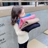 Suéter Novo de Gola Alta Macio Infantil para Meninas Outono e Inverno 2025 Meninos e Meninas Suéter Tricotado em Ponto Inglês para Bebê Blusa de Lã