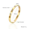 Pulsera de Acero de Titanio Dorado con Incrustaciones de Circonia Retro de Lujo Ligero Transfronteriza Europea y Americana, Pulsera Versátil de Acero Inoxidable Chapado en Oro de Alta Gama