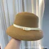 Chapéu de Palha Estilo Hepburn Feminino Verão Simples Elegante Abajur Chapéu de Pescador Férias na Praia Proteção Solar Guarda-Sol Chapéu de Sol de Praia