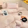 Juego de Cama Individual de Cuatro Piezas Grado A para Maternidad e Infancia Sábana Funda de Edredón Ropa de Cama Dormitorio de Estudiante Juego de Tres Piezas Venta Directa de Fábrica