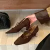 Zapatos de Boca Baja con Cadena de Felpa Artificial Exquisita Color Marrón Albaricoque Negro Sin Punta para Mujer en Stock