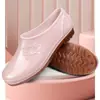 Novos Sapatos de Chuva Moda Quatro Estações Boca Rasa Femininos Cozinha Antiderrapante Yuanbao Cano Baixo Sapatos Aquáticos Femininos Cano Curto Sapatos de Chuva Femininos Sapatos de Borracha