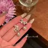 Pendientes de Perlas con Lazo de Lunares para Mujer, Pendientes de Lujo Ligero y de Gama Alta, Modernos y Versátiles para el Trabajo, Pendientes de Diseño Nicho