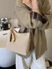 Bolso Retro de Nicho con Estampado de Leopardo para Otoño e Invierno para Mujer 2025 Nuevo Bolso de Hombro Axila de Moda para Viajes Bolso Tote Cubo