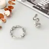 Brincos de Prata S925 por Toda Parte para o Dia a Dia com um Estilo Minimalista e Moderno, Apresentando Linhas Simples e Linhas Onduladas, Design Leve