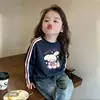 Camiseta de Manga Larga con Bloques de Color y Parches para Niñas, Nuevo Estilo 2026 para Niños Medianos y Mayores, Algodón Puro, Top de Tres Rayas, Ropa Interior Base Estilo Coreano para Bebé