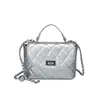 Yue Zi 2026 Verano Nuevo Bolso de Mano Acolchado de Diamantes Pequeño Estilo Francés Cadena Retro Moda Versátil Hombro Único Cruzado Bolso Cuadrado Pequeño