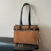 Bolsa de Ombro Vintage de Alta Qualidade para Mulheres Nova Coleção Outono/Inverno 2025 Simples Tote de Grande Capacidade