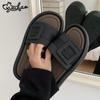 Sandalias de Verano Casuales para Niñas Estilo Coreano Hebilla Cuadrada Simple Bloques de Color Slip-On Planas Simples y de Alta Gama
