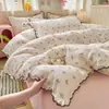 Conjunto de Quatro Peças de Colcha de Verão com Fio Bouclé com Cobre de Cama, Núcleo de Colcha de Renda Ultra Macio e Amigável à Pele para Ar Condicionado Doméstico