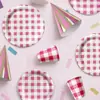 Nova cor quadriculada prato de papel copo de papel feriado festa de aniversário piquenique talheres descartáveis terno decorativo string bandeira