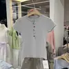 Playera de Punto de Manga Corta con Cuello en V y Botones Coloridos para Mujer Verano 2025 Nuevo Estilo Corto Sexy Look Adelgazante Top