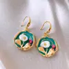 Brincos Monet Garden Pérola Coração Agulha de Prata, Brincos Elegantes e Versáteis com um Toque de Luxo Leve e Sofisticado, Design Único