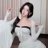 Conjunto de Tres Piezas de Manga Larga Estilo Ins Coreano para Principios de Otoño Versátil Cuello Cuadrado Manga Larga Estampado de Lunares Falda de Corte Ajustado Camiseta Fina