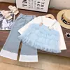 Conjunto Lindo Nuevo de Otoño 2026 para Niñas: Moderna Blusa sin Mangas de Malla tipo Princesa, Pantalones de Mezclilla y Conjunto de Tres Piezas para Niñas Pequeñas