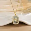 Colgante de Moda Europea y Americana Personalizado Nicho Acero Inoxidable Chapado en Oro de 18K Vintage Original Nuevo Colgante de Carta del Tarot