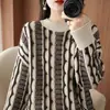 Suéter Tricô Estilo Coreano Novo Outono/Inverno 2026, Tricô Trançado Vintage Gola Redonda, Suéter Casual Elegante e Versátil para Mulheres, Tendência