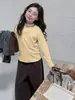 Camiseta Base de Manga Larga Versátil de Terciopelo Alemán Doble Cara para Niñas, Otoño/Invierno 2026, Cuatro Colores, Cuello Semi-Alto, Ropa Interior para Niños Medianos y Mayores, Moderna