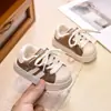 Sapatos de Caminhada Modernos para Bebês Meninos e Meninas Outono 1 a 3 Anos Sapatos para Bebês e Crianças Pequenas 2026 Novo Estilo Solado Macio Antiderrapante Sapatos Funcionais