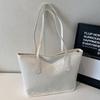 Nova Bolsa Tote Grande de Estilo Europeu com Relevo Fofo para a Primavera de 2025 Bolsa de Ombro Casual Versátil para Estilistas