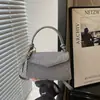 Bolso de Mujer Estilo Coreano Personalizado de Moda para el Trabajo Nuevo Estilo 2026 Bolso Cuadrado Pequeño de Temperamento a la Moda para Hombro Cruzado de Mano para Mujeres