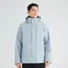Jaqueta feminina três em um à prova de chuva, padrão nacional, com forro removível, durável e respirável, adequada para montanhismo, disponível para compra em grupo como vestuário de trabalho