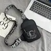 2026 Moda Nueva Bolsa de Pecho para Pareja Simple Hip-Hop Viaje Diario Trayecto a Trabajo Hombro Único Tendencia Estampado Graffiti Bolsa de Pecho