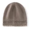 Chapéu de tricô macio e aconchegante de cashmere 2026 outono e inverno nova moda com design vazado e franjas, versátil, quente, protetor de orelhas, à prova de frio