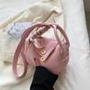 2025 Color Sólido Nuevo Color Sólido PU Bolso Cuadrado Pequeño Moderno Bolso Pequeño Diario para Desplazamiento Bolso Simple para Mujer Bolso de Hombro Bolso Cruzado