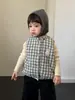 Ropa de Otoño e Invierno para Bebé 2026 Ropa Nueva de Invierno Ropa Infantil Niñas Ropa de Algodón Conjunto de Chaqueta y Jeans con Felpa