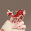 Nuevo Estilo Chino Festivo Carpa Roja Significado Buena Suerte Pin Creativo Elegante Versátil Broche Accesorios