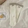 Calcetines de Oso de Dibujos Animados Estilo Coreano Etiqueta de Tela ins Rayas Calcetines de Media Pantorrilla con Micro-Presión Lazo de Encaje Dulce Calcetines Apilados