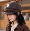 Bonito sombrero octogonal de oso de dibujos animados con orejas, cálido y a prueba de viento, adecuado para mujeres en otoño e invierno, versátil, hace que la cara se vea más pequeña, dulce sombrero de pintor