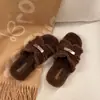 Pantuflas peludas retro simples de punta cuadrada con hebilla para mujer, nueva moda versátil cómoda de algodón otoño e invierno 2026