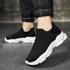 Zapatos deportivos casuales de malla transpirable de verano para hombre, zapatos tipo calcetín sin cordones, zapatos de punto flyknit, zapatos cómodos antideslizantes para hombre