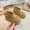 Botas retro Martin para crianças, botinhas estilo bailarina Melard, design novo com bico redondo e detalhe de laço, adequadas para meninas