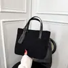 Bolso de Cubo Casual para Llevar en la Mano para Mujer 2025 Otoño Nuevo Estilo Coreano Bolso de Hombro de Moda Bolso Peludo para Llevar en la Mano o en la Axila