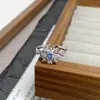 Anillo Azul Encantador Zircón Azul Océano Anillo Abierto de Lujo Ligero de Nicho con un Toque Único de Alta Gama, Anillo de Dedo Índice con Piedra Preciosa para Mujer