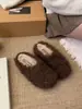 Pantuflas de medio zapato peludas de punta cerrada con suela gruesa para mujer 2026 Invierno Exterior Otoño/Invierno Cálidas Retro Birkenstock Pantuflas Esponjosas