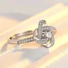 Anel de Trevo de Amor Rotativo para Mulheres, Design de Nicho da Ins, Fashion, Luxo Leve, Sensação de Alta Qualidade, Anel Personalizado para Dedo Indicador Presente