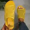 Nuevas sandalias transpirables de malla con fondo plano de comercio exterior para mujer, sandalias de playa transpirables de talla grande, en stock en Wish