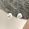 Aretes negros de lunares estilo coreano, con diseños de moño y florales, aretes de aro en forma de C, un estilo fresco y simple, disponibles en múltiples diseños