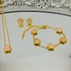 Pulsera de Acero de Titanio Trébol de la Suerte de Cinco Hojas de Tres Piezas Transfronteriza con un Toque de Alta Gama, Joyería Popular de Acero Inoxidable para Mujer del Fabricante