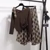Para primavera y otoño, combínalo con un conjunto de dos piezas de top color marrón Maillard y falda de cuadros, populares este año